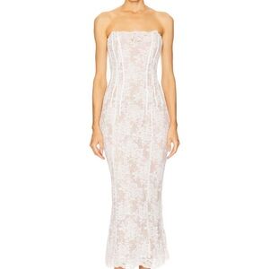 NWT Capulet Midi Dress in White Chantilly Lace
V. Chapman